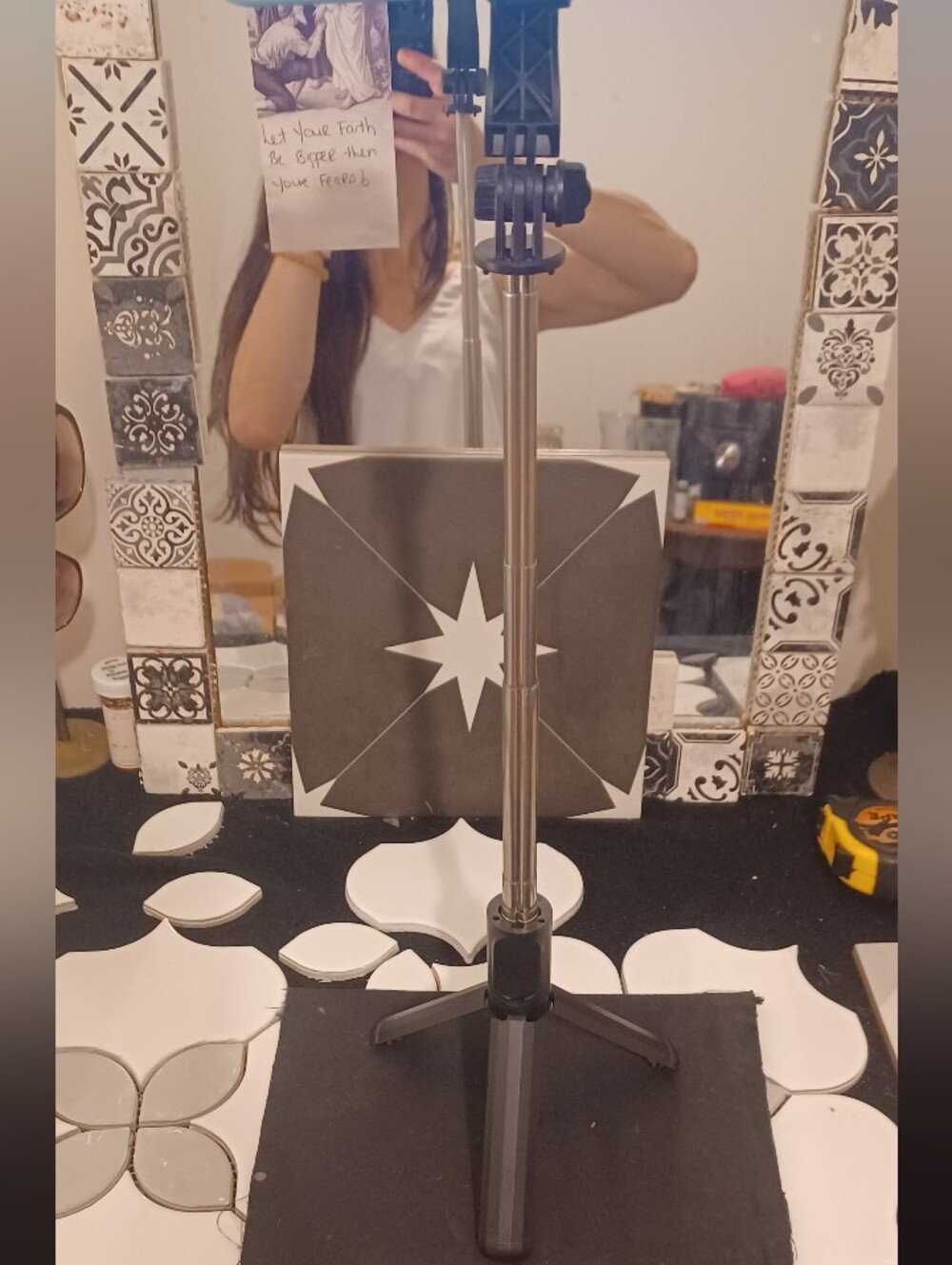 Remote Control Selfie Stick - Picture 2 of 9